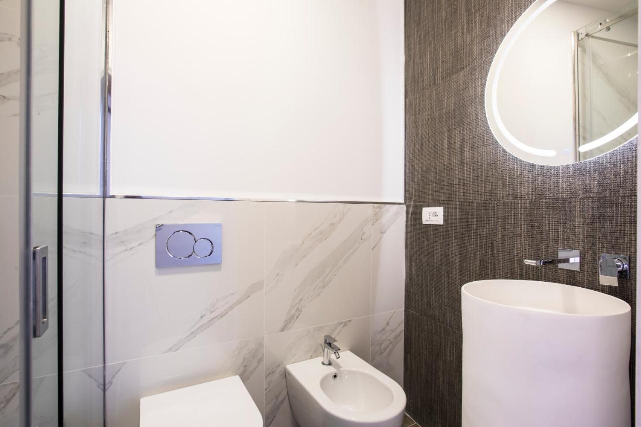 Vista - Piazza Yenne Guest house